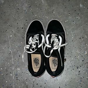 Men’s black classic vans Size 10